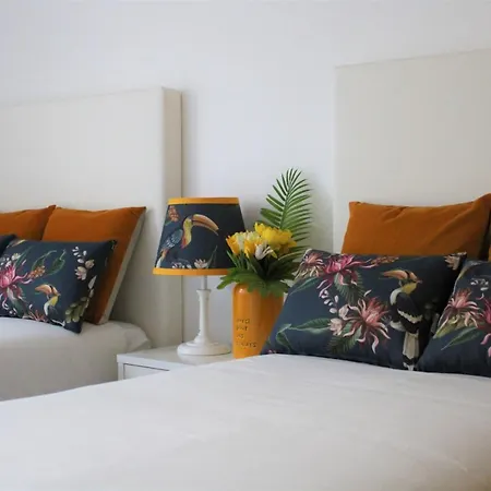 Salvador's House T2 - Rooftop Pool & Center Daire *